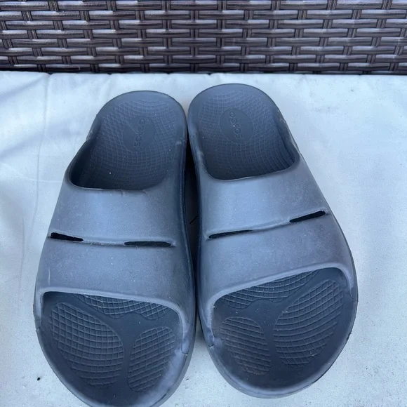 OOFOS Charcoal Slide Sandals - Picture 6 of 11
